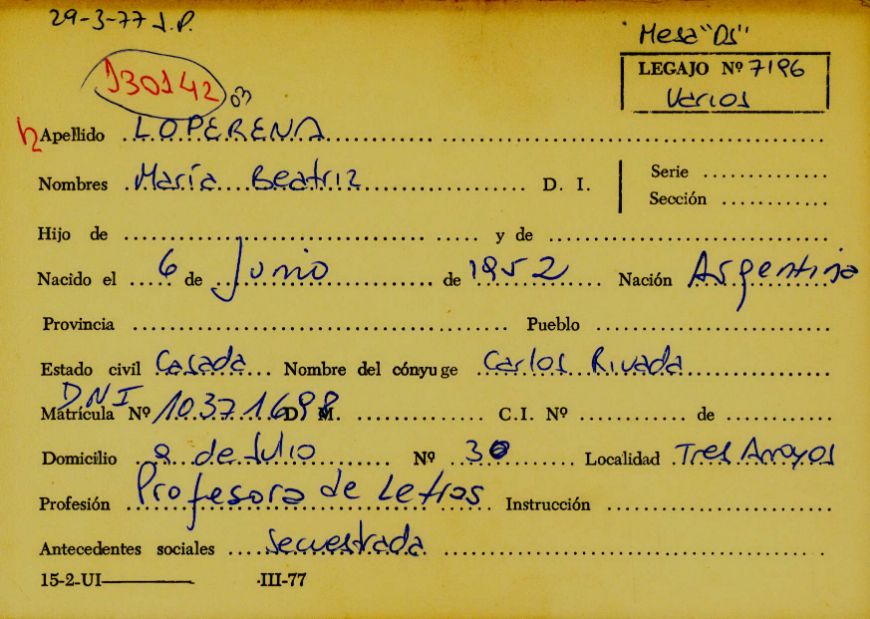 0042 Ficha por hallazgo de cadáver carbonizado en Escobar, que remite al legajo mesa DS, carpeta varios, número 8771. CPM- Fondo DIPPBA- Div. Cen. AyF. Fichero de acontecimientos por localidad. Año 1976.