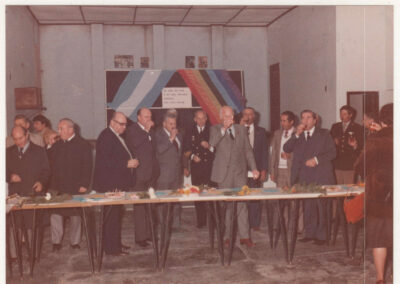 Brindis en la Coop. Eléctrica de Pipinas. Proceso de Reorganización Nacional. colección MHPI.