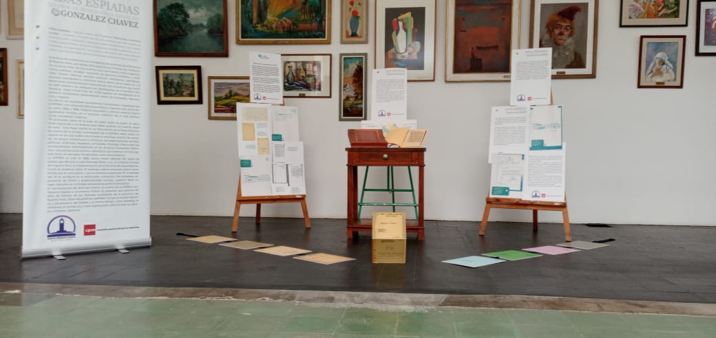 Muestra espiados chaves