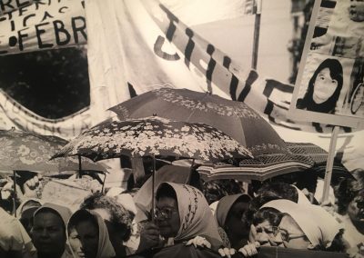 Arte y política: el uso de las siluetas en la denuncia de la violencia del Estado