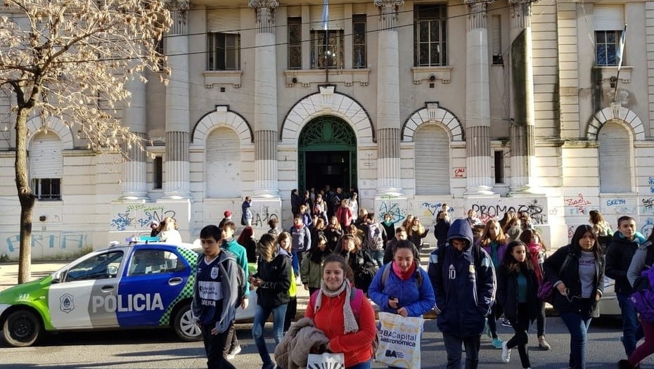 PREOCUPACIÓN DE LA CPM La intervención de los organismos del Estado ante amenazas de bomba en las escuelas criminaliza a les jóvenes