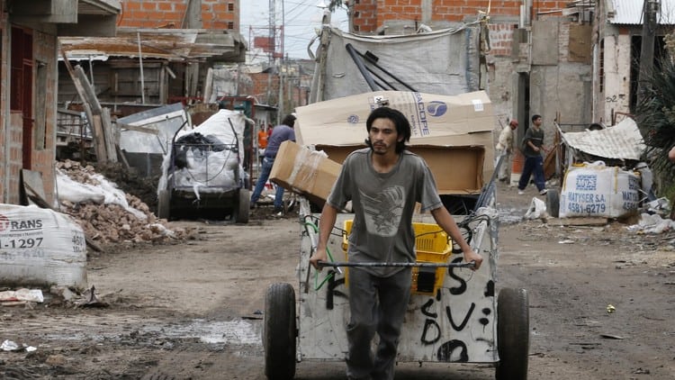 Declaración de la Comisión por la Memoria  La pobreza y la represión amenazan la democracia