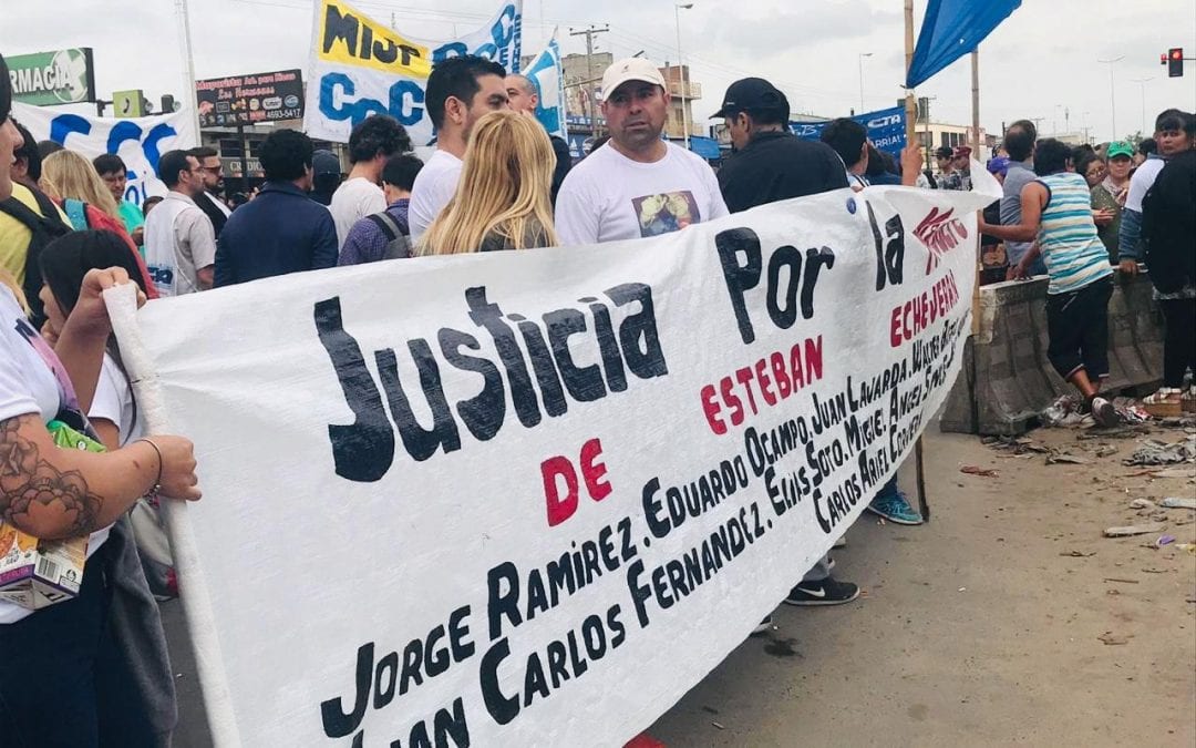 MASACRE DE ESTEBAN ECHEVERRÍA El grito de justicia de los familiares frente a la Comisaría 3ª