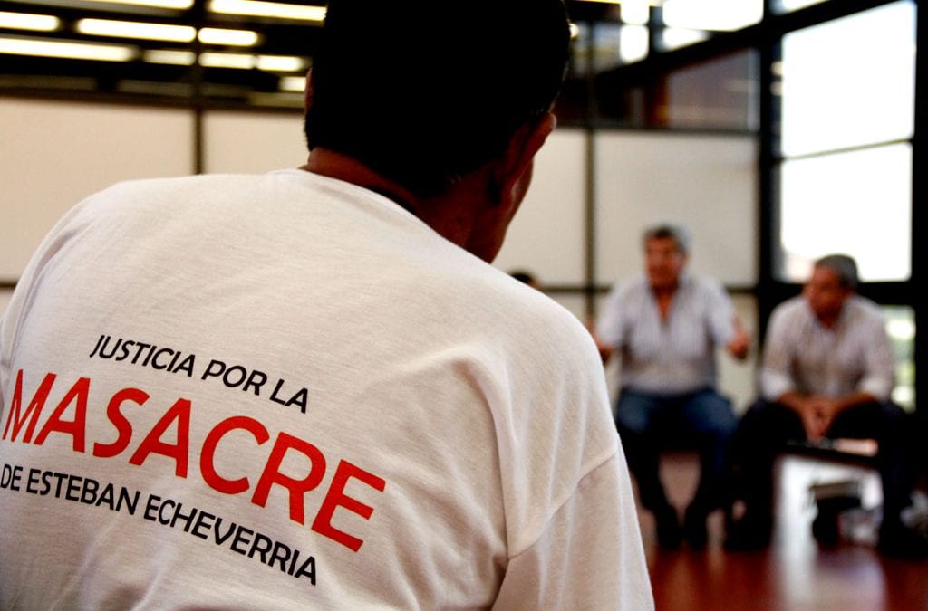 LUEGO MANTUVIERON UN ENCUENTRO CON EL INTENDENTE GRAY La CPM se hizo presente en Esteban Echeverría para reunirse con familiares de las víctimas de la masacre de la comisaría 3°