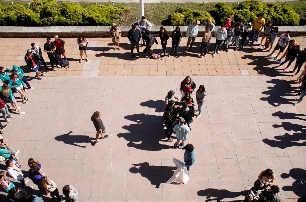 LA CRISIS EN LA AGENDA: ORGANIZACIÓN Y RESISTENCIA XVIII encuentro de Jóvenes y Memoria: el programa que sigue haciendo historia con les jóvenes como protagonistas