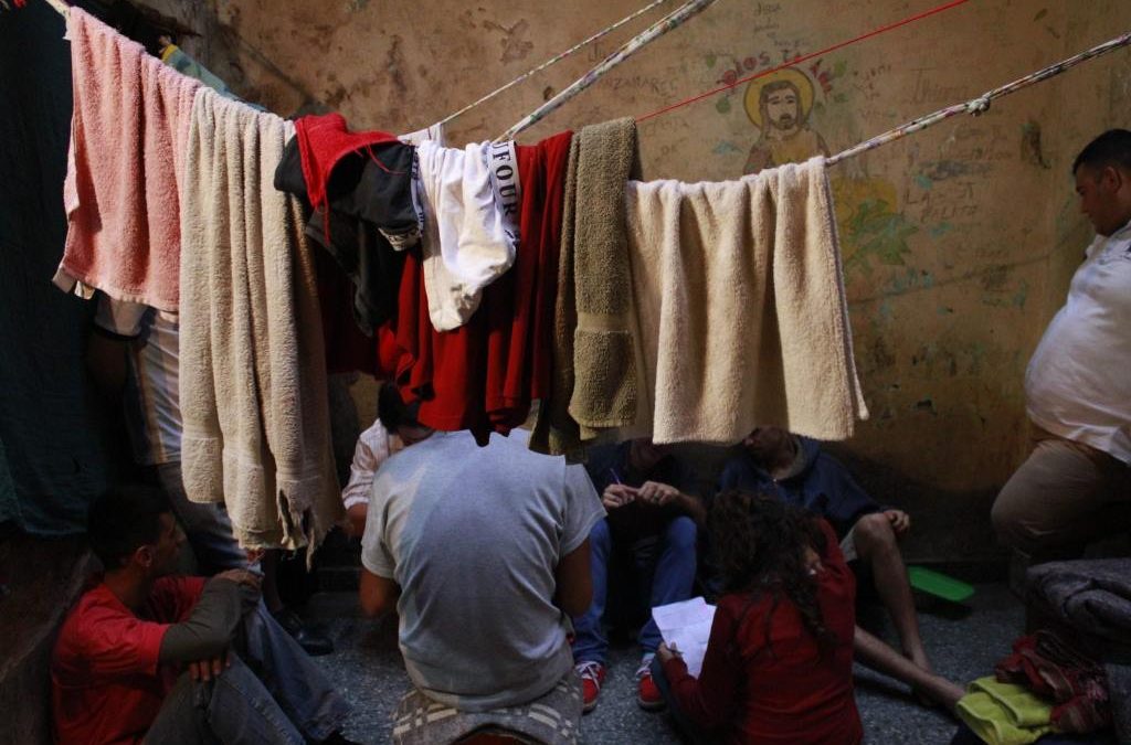 CRISIS HUMANITARIA POR CORONAVIRUS EN CÁRCELES BONAERENSES  La hora de la justicia: descomprimir el hacinamiento para salvar vidas