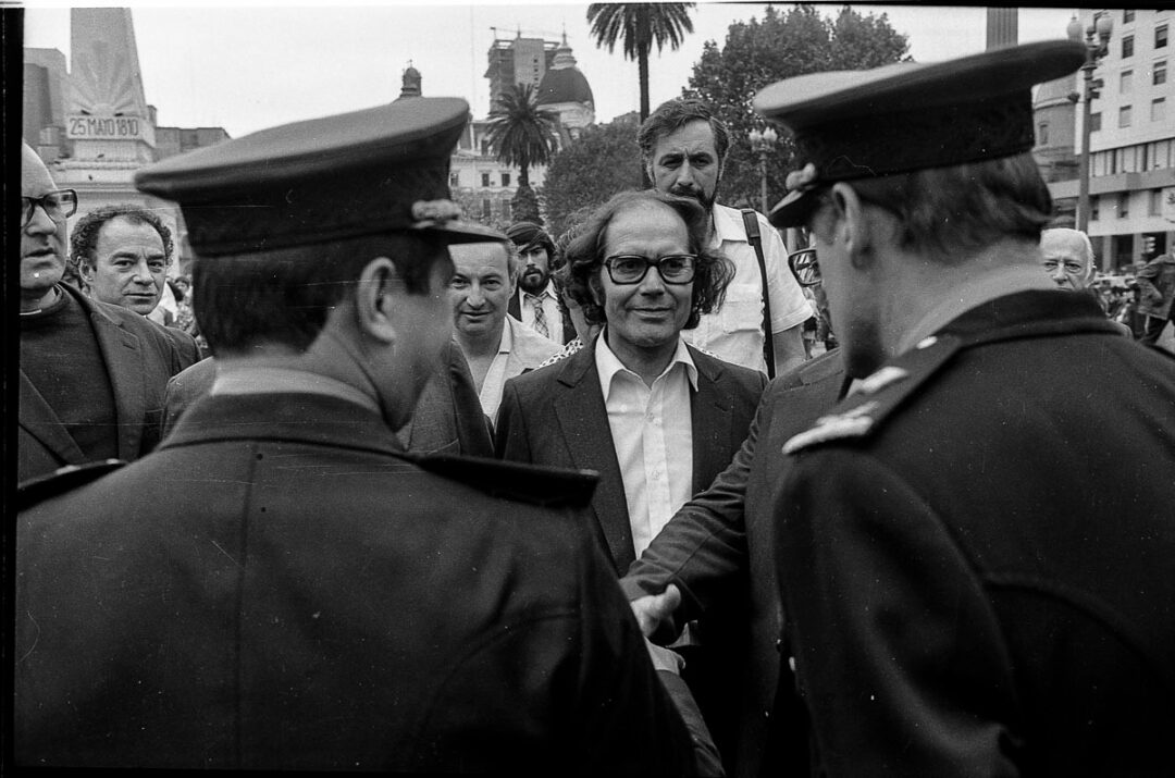 Un caso de alto interés para la Embajada: los pedidos por la libertad de Pérez Esquivel