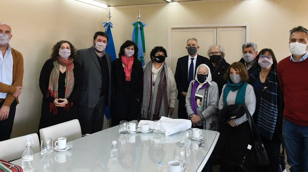 LA NECESIDAD DE MODIFICAR LA POLÍTICA CRIMINAL La CPM se reunió con el ministro Julio Alak para presentarle las conclusiones del XV Informe Anual  