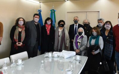 LA NECESIDAD DE MODIFICAR LA POLÍTICA CRIMINAL La CPM se reunió con el ministro Julio Alak para presentarle las conclusiones del XV Informe Anual  