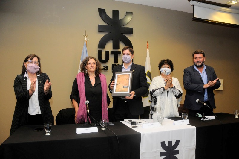 ACTIVIDADES POR EL DIA DE LA MEMORIA La CPM entregó documentos de la DIPPBA a la Universidad Tecnológica Nacional