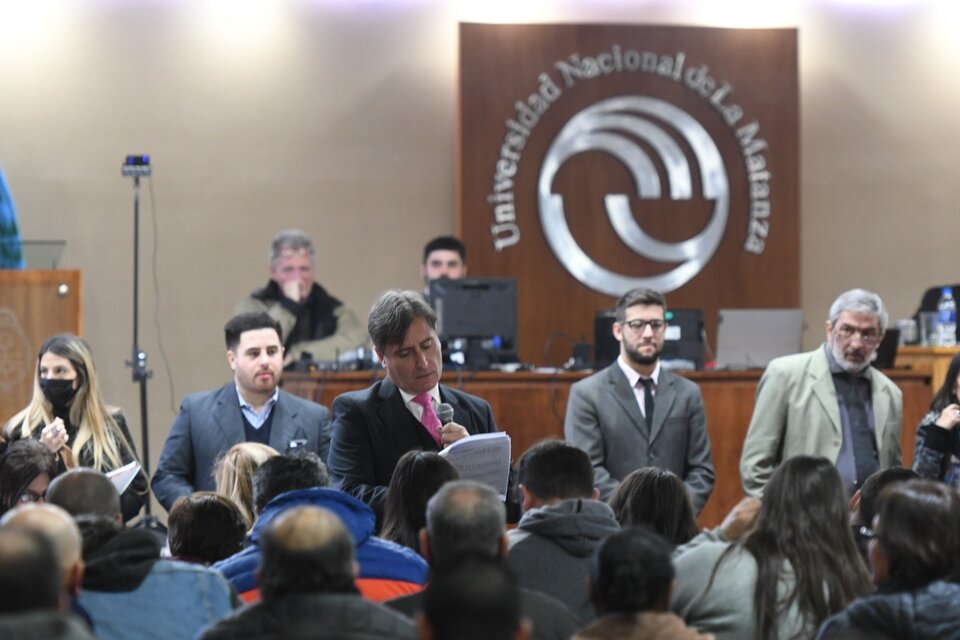 GRAVEDAD INSTITUCIONAL La policía bonaerense realizó tareas de inteligencia ilegal durante el juicio por Lucas Verón