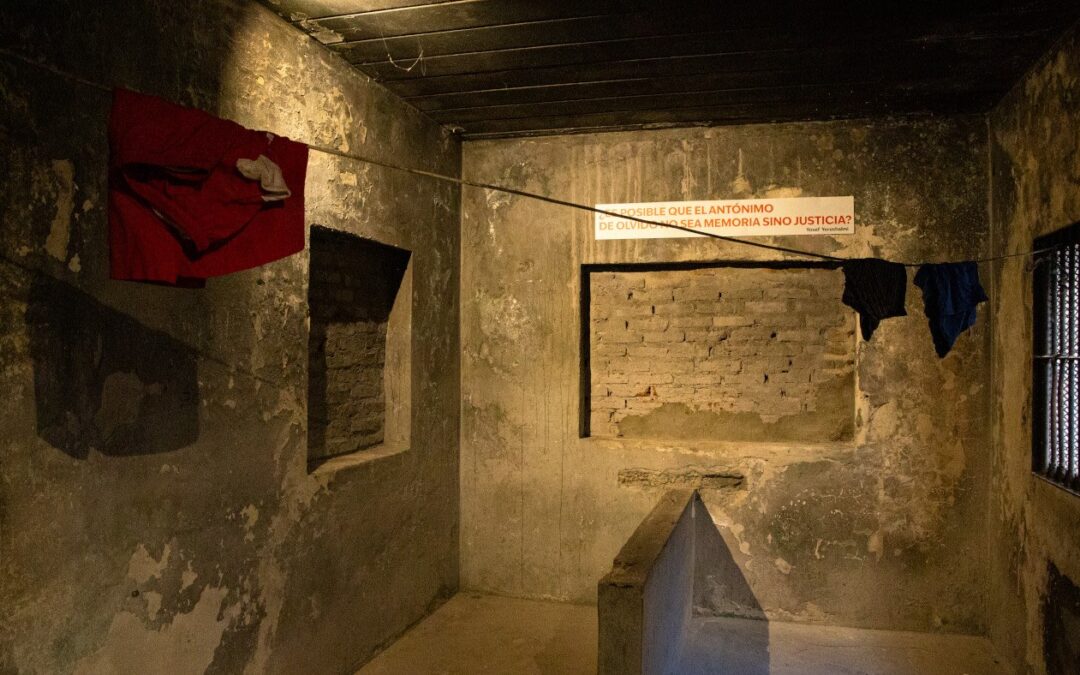 CONTAR LO URGENTE, ENCIERRO Y VIOLENCIA ESTATAL EN DEMOCRACIA Inauguración de la recorrida del sector calabozos del sitio de memoria ex Comisaría 1ª de Pergamino