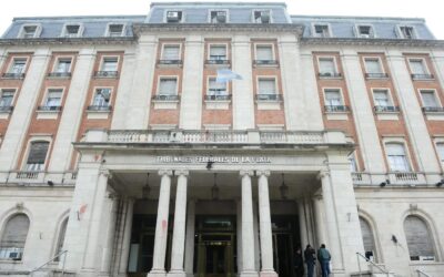 La justicia federal ordenó medidas de protección para la docente agredida por un discurso sobre la guerra de Malvinas que molestó a militares