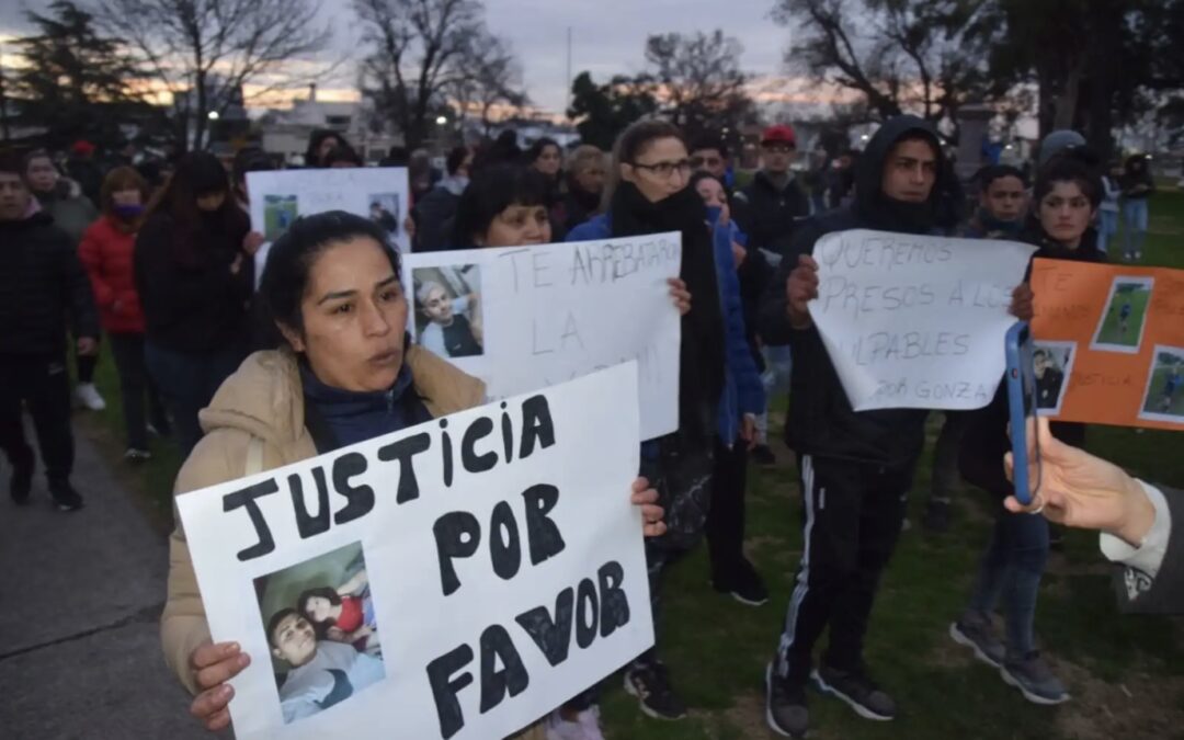 Muerte en la comisaría de Olavarría y cruenta represión a los reclamos de justicia